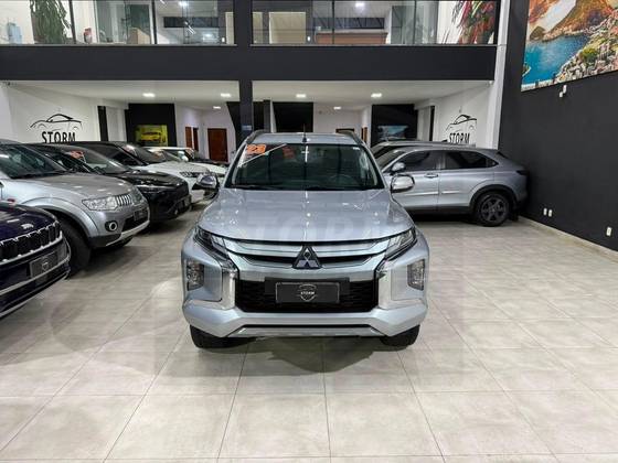 MITSUBISHI L200 TRITON 2.4 16V TURBO DIESEL SPORT HPE-S CD 4P 4X4 AUTOMÁTICO MITSUBISHI L200 TRITON 2.4 16V TURBO DIESEL SPORT HPE-S CD 4P 4X4 AUTOMÁTICO